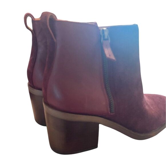 Crown Vintage Womens Suede Leather Burgundy Booties 8.5 Heel Zipper Classic - Picture 3 of 14